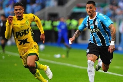 Cristian Olivera revela insatisfação com a reserva no Grêmio