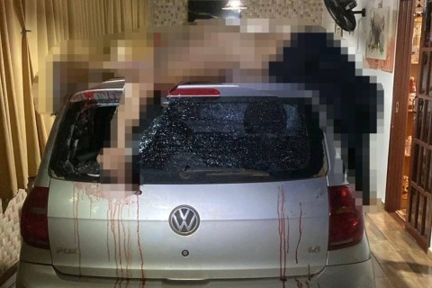 Motorista percebe corpo sobre o seu carro apenas ao parar na garagem de casa, em Giruá