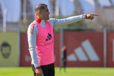 Roger pode trocar esquema e escalação do Inter para o Gre-Nal 448