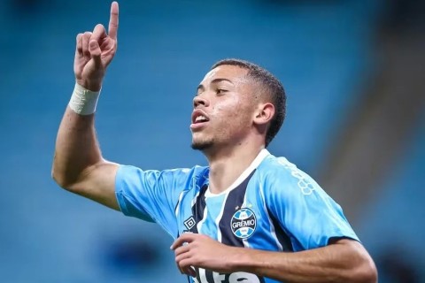 Venda de Alysson vai ajudar o Grêmio a sair do transfer ban