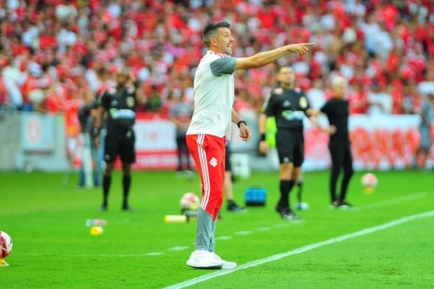 Sem taça, mas com convicção: Inter mantém confiança no trabalho de Pezzolano