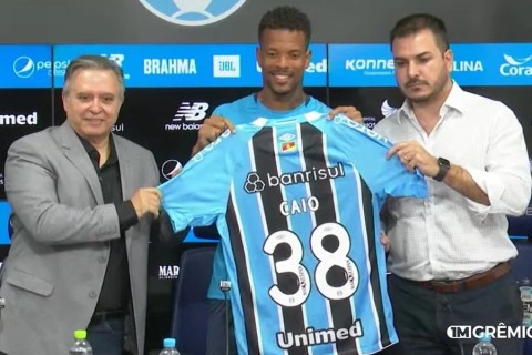 Novo reforço do Grêmio, Caio Paulista aposta em pré-temporada forte para repetir melhor ano da carreira