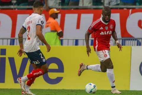 Inter sai atrás, mas busca empate com o Bahia em sua estreia na Libertadores