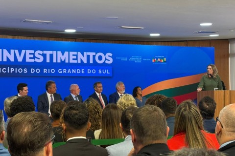 Prefeita de Estrela representa o RS em evento com Lula sobre investimentos