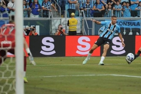 Da escolinha do Cristal para o grupo principal: a ascensão de Alysson no Grêmio