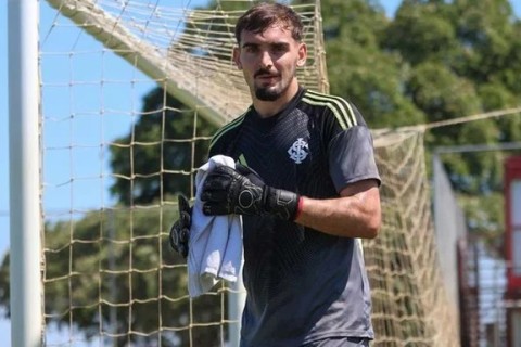 A poucos dias da estreia do Inter no Brasileiro, disputa por vaga fica acirrada