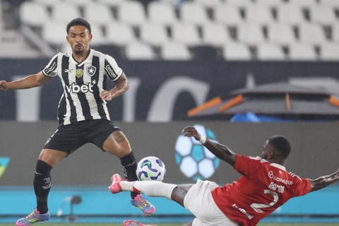Inter poupa titulares e leva goleada do Botafogo no Brasileirão