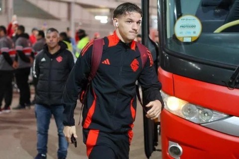 Inter encaminha saída de Lucca e negocia Ronaldo com Athletico-PR