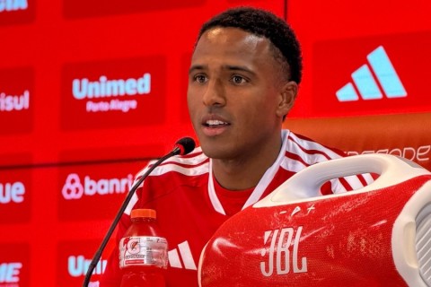 Eliasson já sente o peso do Gre-Nal antes mesmo da estreia pelo Inter