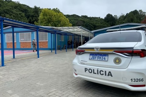 Professora é esfaqueada por três estudantes em escola municipal de Caxias do Sul