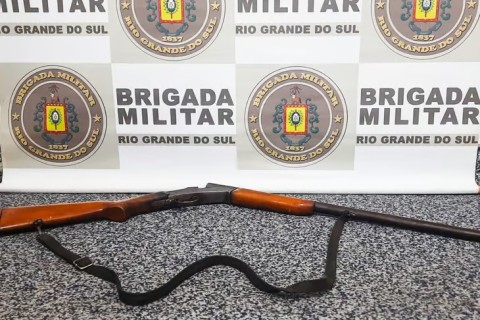 Brigada Militar prende homem por posse irregular de arma de fogo, em Teutônia