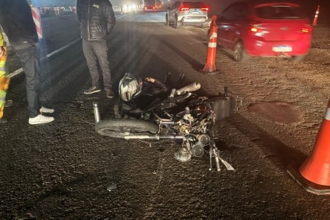 Acidente envolve três veículos, deixa um ferido e trânsito congestionado na BR-386, entre Lajeado e Estrela