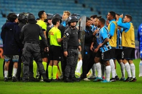 Confira os oito lances reclamados pelo Grêmio que foram levados para reunião com a CBF
