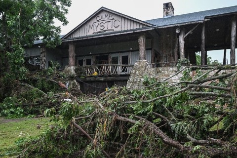 Sobe para 82 número de mortos por enchentes no Texas; 28 são crianças