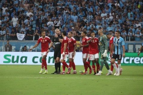 Abel Braga chama a responsabilidade após derrota e mantém fé na virada do Inter