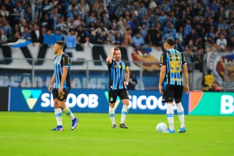 Grêmio tem diretos de imagem dos jogadores atrasados