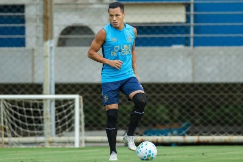 Grêmio recebe o Vitória para se manter no pelotão de frente do Brasileirão