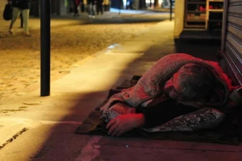 Após duas mortes em onda de frio em Porto Alegre, Defensoria Pública oficia prefeitura