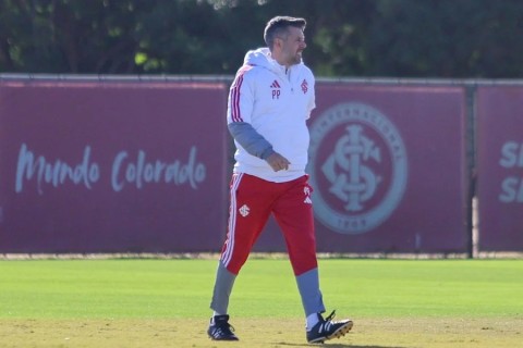 Inter admite assédio da seleção uruguaia, mas aposta na permanência de Pezzolano