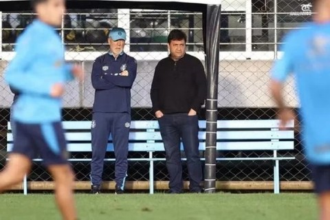 Guerra garante permanência de Mano no Grêmio mesmo com derrota no Gre-Nal 448