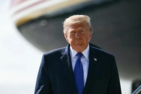 Trump não pretende apoiar declaração de Flávio Bolsonaro como líder do Brasil, aponta agência
