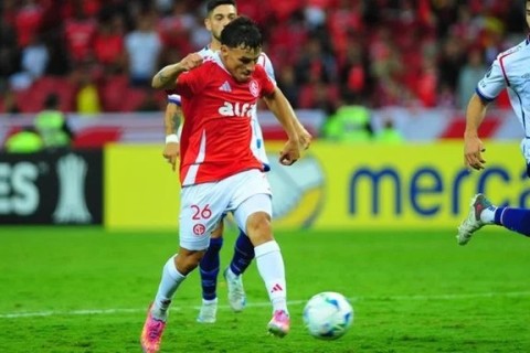 Inter leva três gols no início, mas evita vexame e empata com o Nacional pela Libertadores