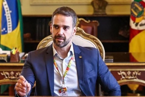 “Democracia brasileira está funcionando”, diz Leite sobre decisão do STF que tornou Bolsonaro réu