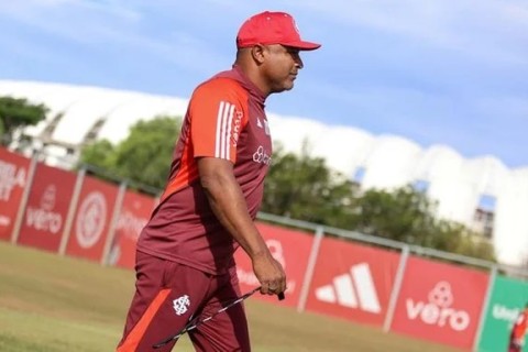 Sinal de alerta: Inter tenta reagir após derrota e lida com dúvidas no time