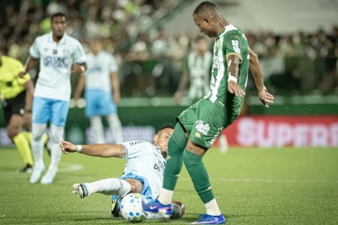 Grêmio busca empate com a Chapecoense fora de casa pelo Brasileirão