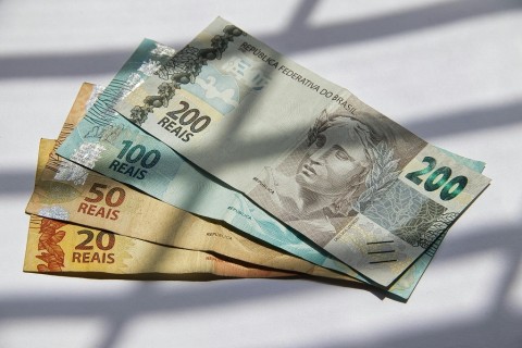Novo salário mínimo será de R$ 1.621 para 2026, confirma governo