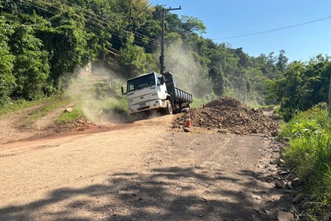 Após um mês, Daer inicia recuperação da ERS-129 em Bom Retiro do Sul
