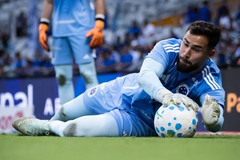 Inter reduz folha, libera Tabata e aposta em goleiro em baixa para recuperar a competitividade