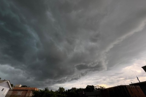 Área de baixa pressão se forma e traz temporais para o RS