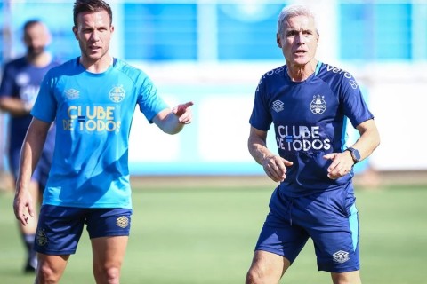 Saiba quem Luís Castro poderá contar para a estreia do Grêmio no Gauchão