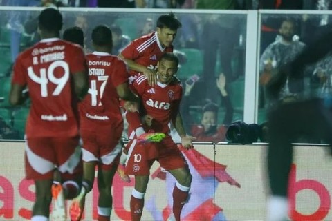 Inter perde três pênaltis, mas ainda assim goleia e segue na Copa do Brasil