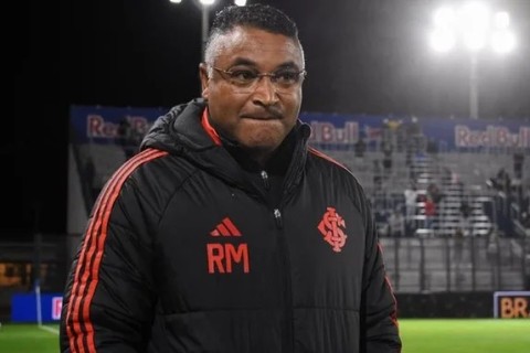 Roger elogia Ricardo Mathias e aponta a sua titularidade contra o Flamengo