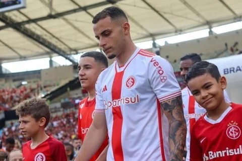 Bruno Gomes treina forte e se aproxima de retorno ao Inter