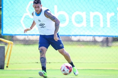 Pavon: lateral direita é a brecha para a titularidade