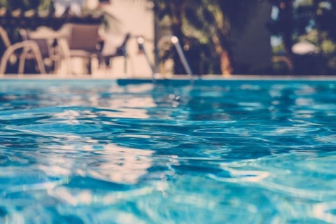 Bebê morre afogado depois de cair na piscina de casa em Santo Ângelo