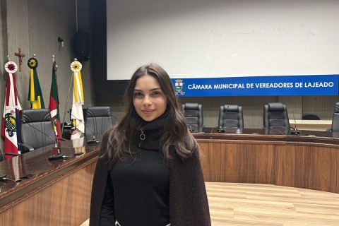 Vereadora por uma semana, Luiza Bassegio, de 21 anos, se torna a parlamentar mais jovem da história de Lajeado
