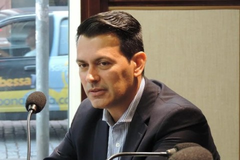 Rui Costa é o favorito de Odorico Roman para assumir como executivo de futebol do Grêmio