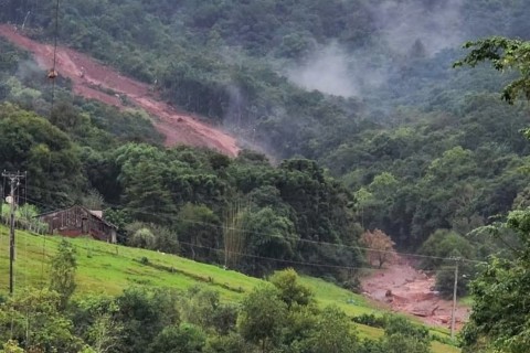 Defesa Civil alerta para risco de deslizamentos na região